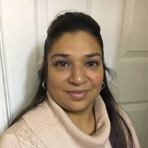 Meet your Posher, Mona